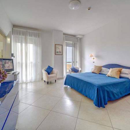 Hotel Carlton Beach ริมินี ภายนอก รูปภาพ