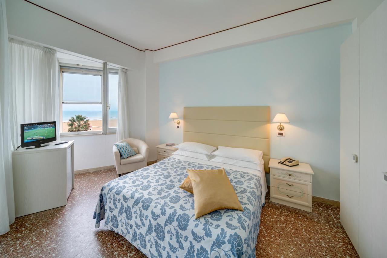 Hotel Carlton Beach ริมินี ภายนอก รูปภาพ
