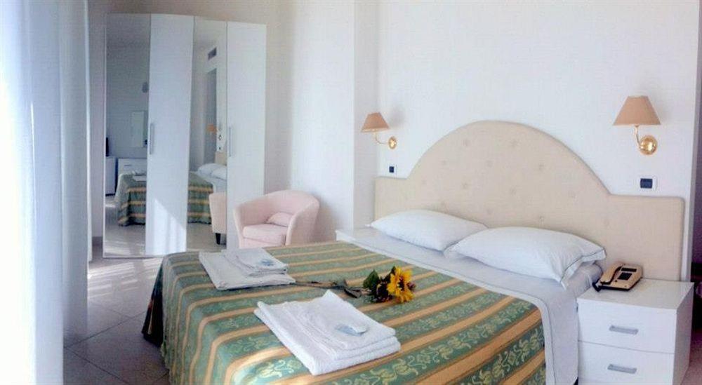 Hotel Carlton Beach ริมินี ภายนอก รูปภาพ