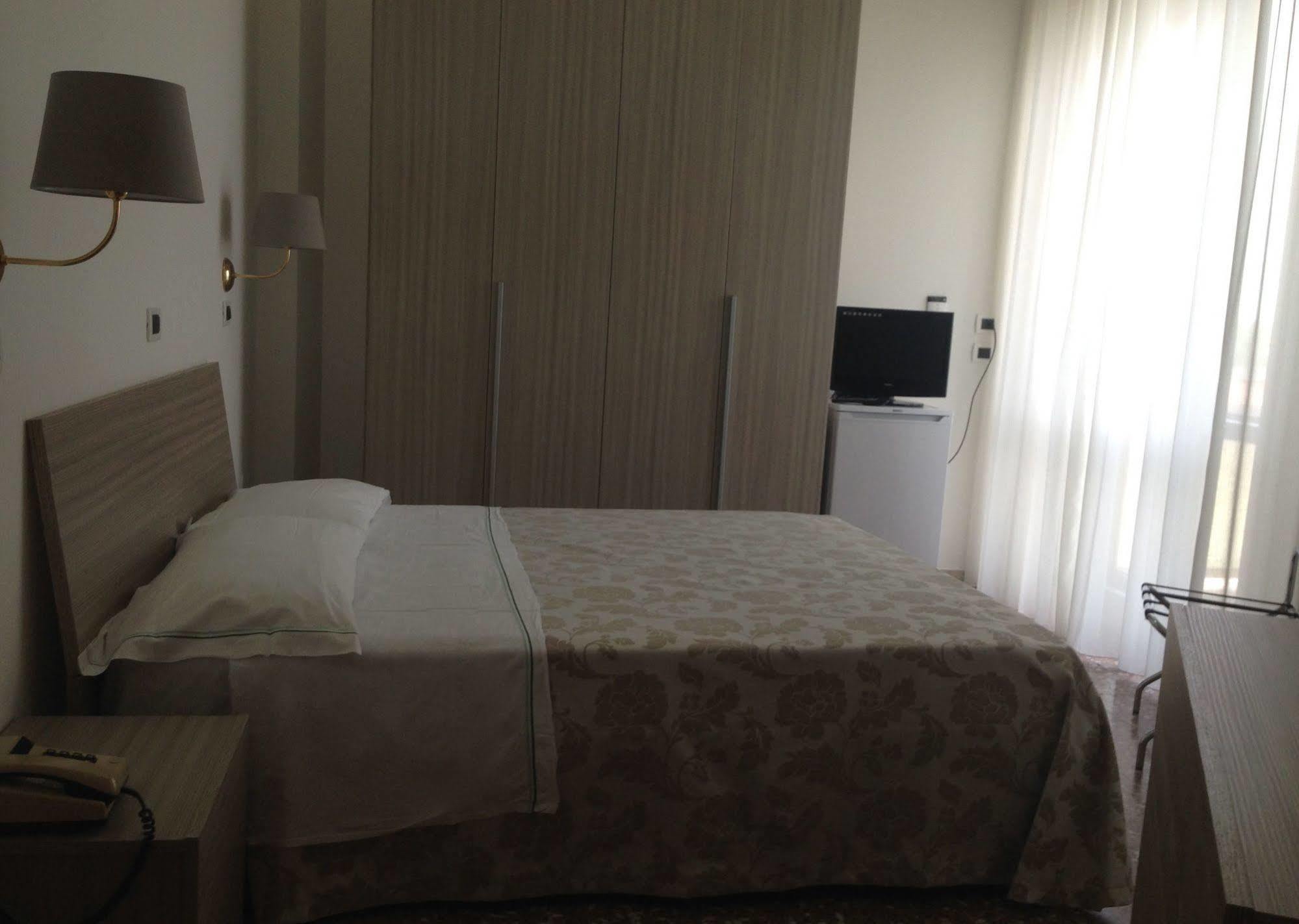 Hotel Carlton Beach ริมินี ภายนอก รูปภาพ